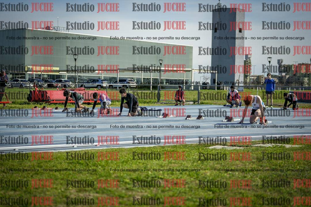 Fotos de los 100 m llanos de varones - U17
