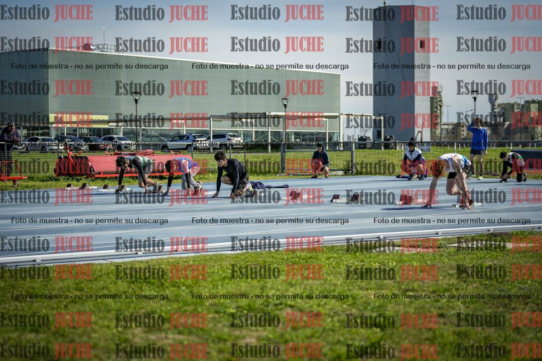 Fotos de los 100 m llanos de varones - U17