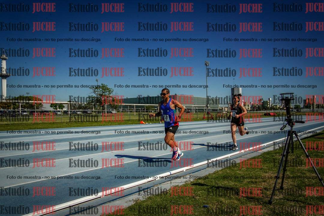 Fotos de los 5000 m de mujeres y varones - serie 2