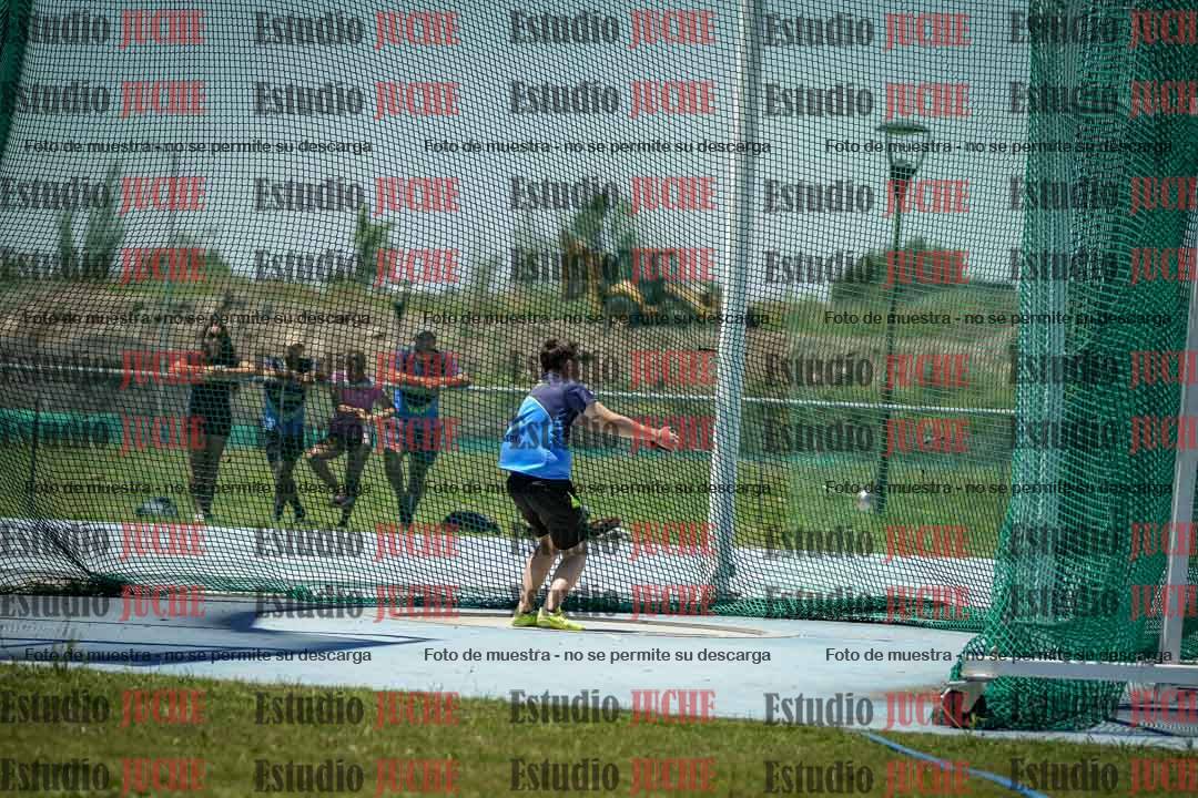 Fotos del lanzamiento del martillo de varones