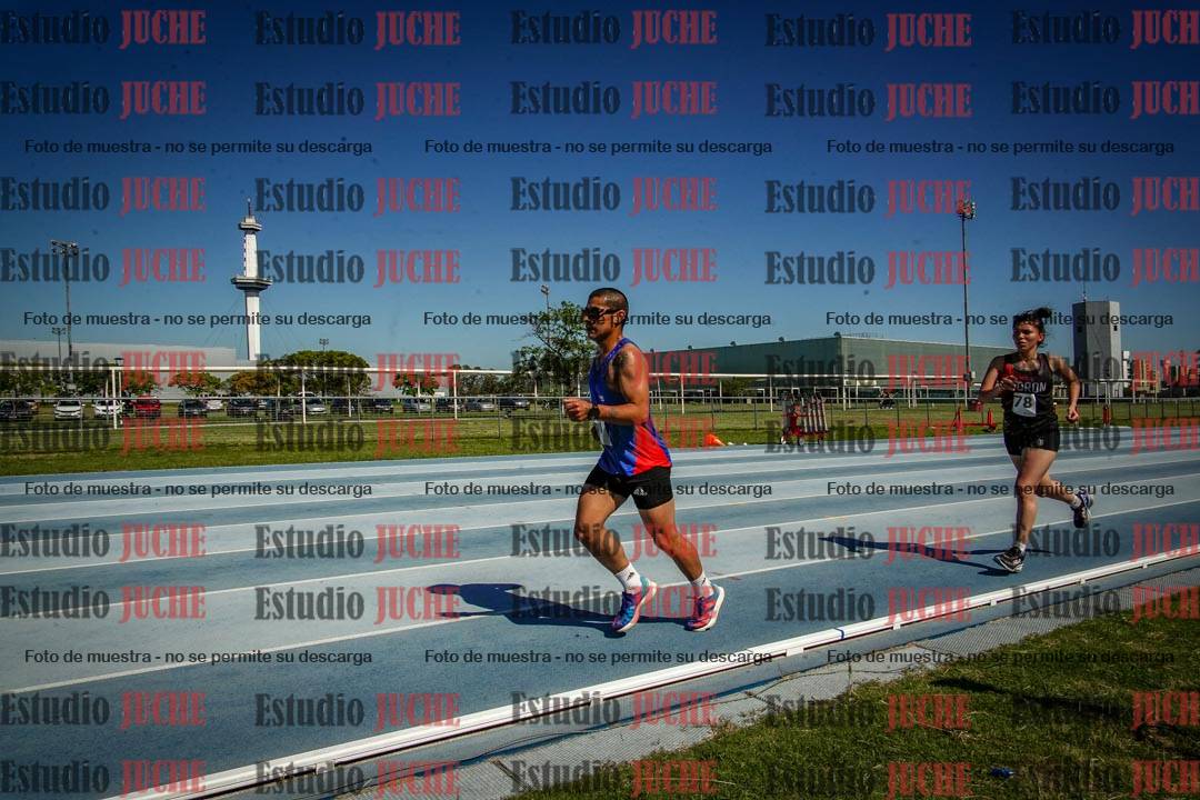 Fotos de los 5000 m de mujeres y varones - serie 2