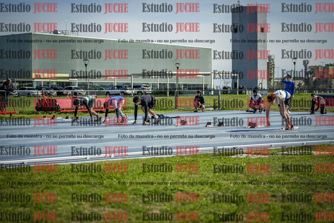 Fotos de los 100 m llanos de varones - U17