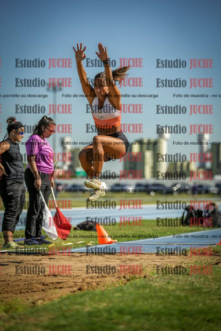 Fotos del salto en largo de mujeres - mayores