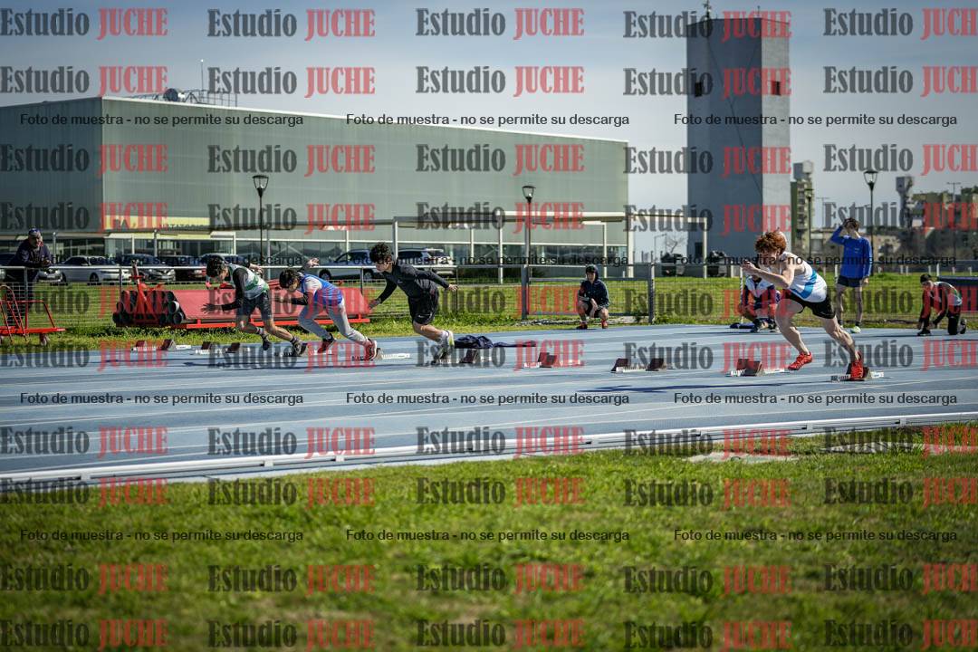 Fotos de los 100 m llanos de varones - U17