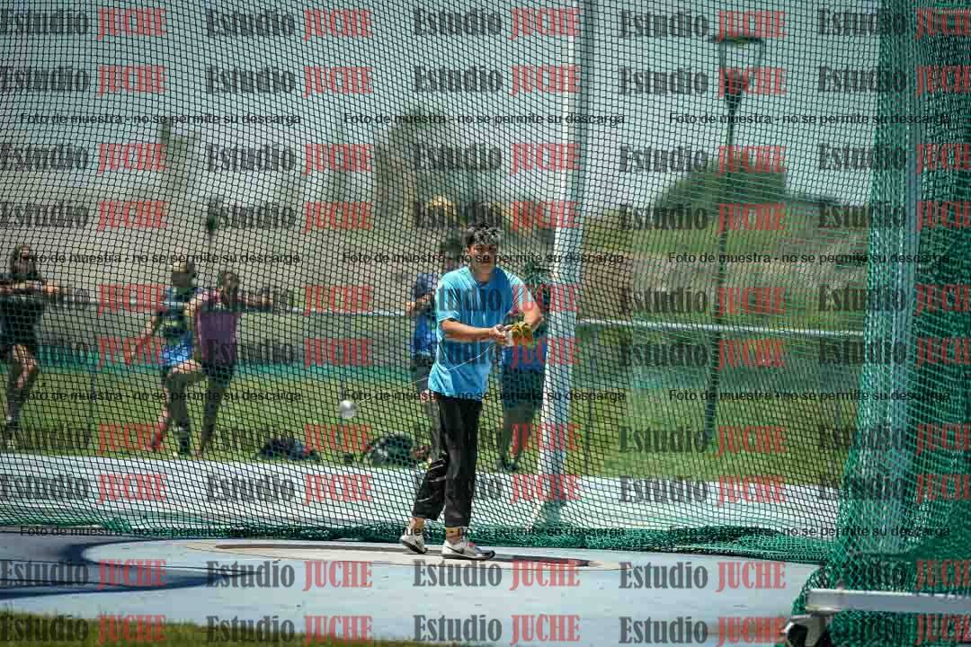 Fotos del lanzamiento del martillo de varones