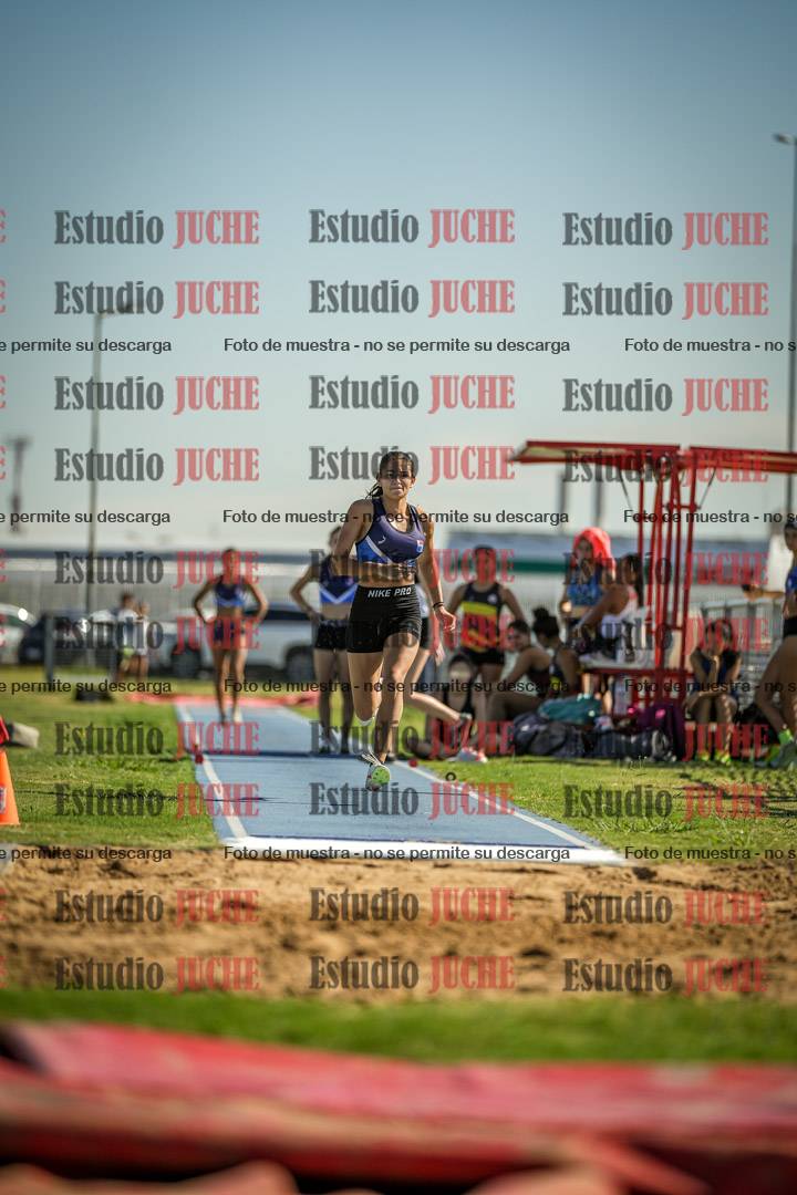 Fotos del salto en largo de mujeres - mayores