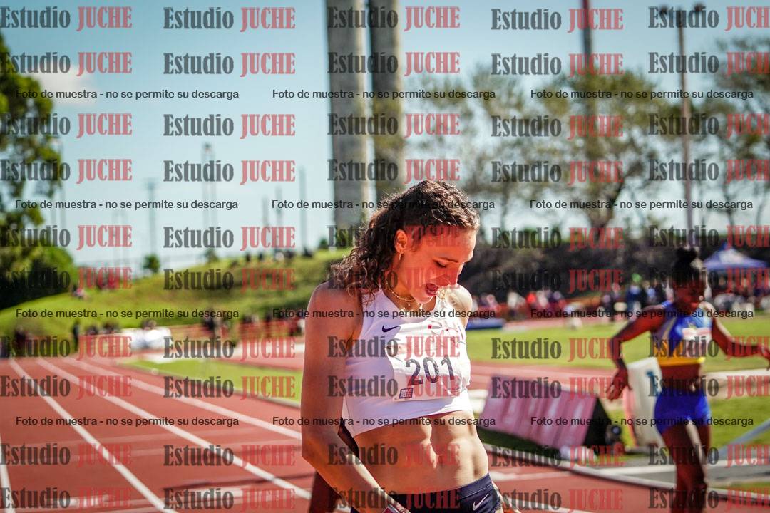 Fotos de algunos extras y podios del día 2