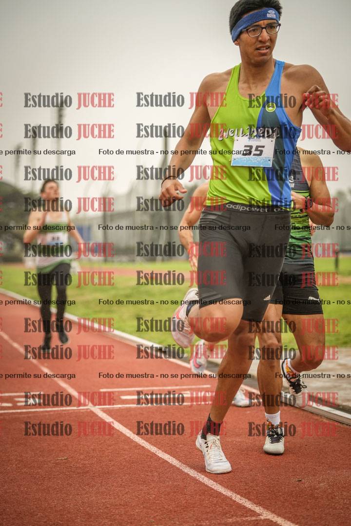 Fotos de los 800 m llanos de varones