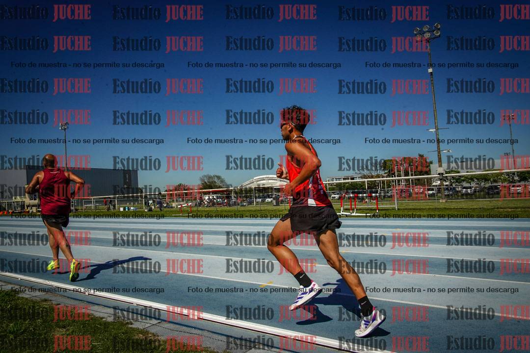Fotos de los 5000 m de mujeres y varones - serie 2