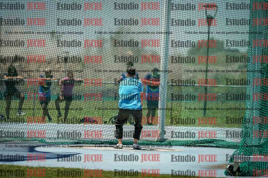 Fotos del lanzamiento del martillo de varones