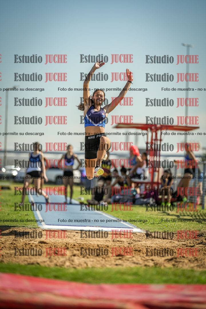 Fotos del salto en largo de mujeres - mayores