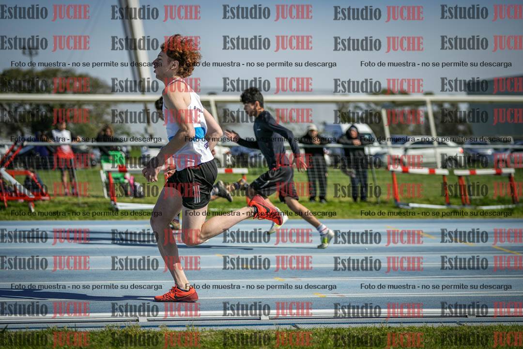 Fotos de los 100 m llanos de varones - U17