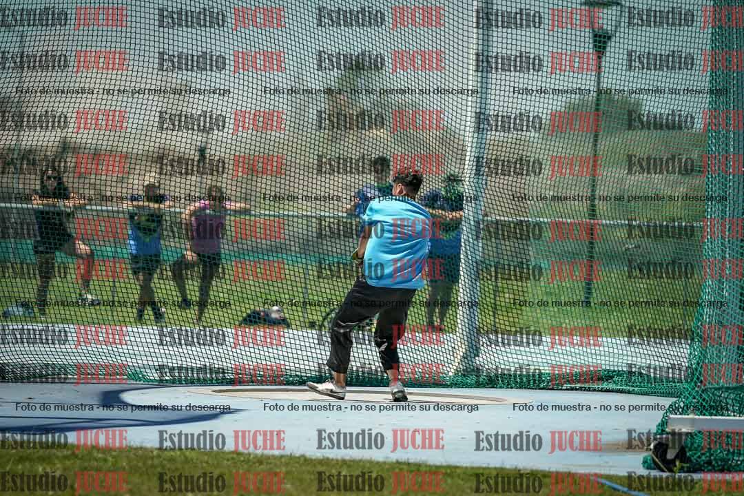 Fotos del lanzamiento del martillo de varones