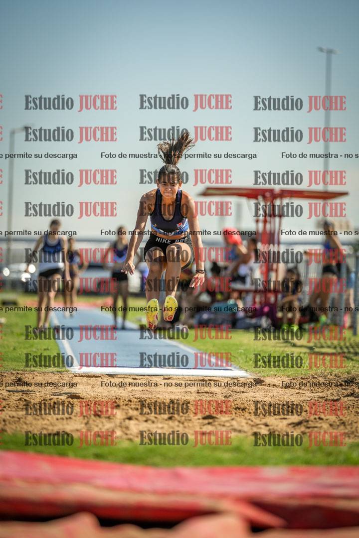 Fotos del salto en largo de mujeres - mayores