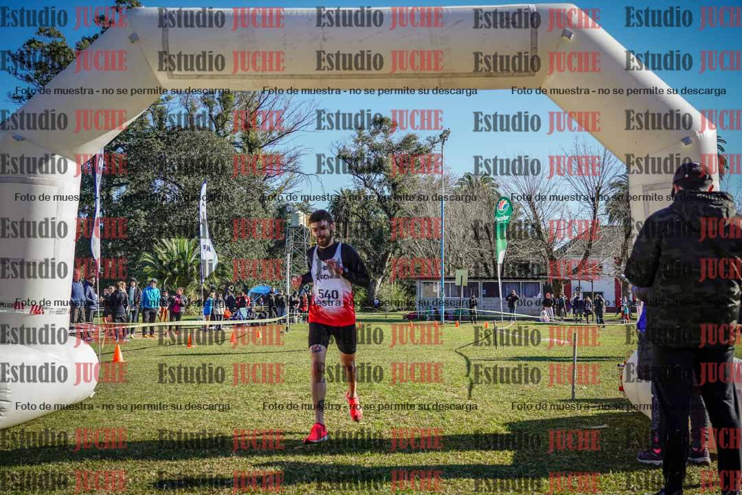 Fotos de la llegada del cross de 4000 m - varones