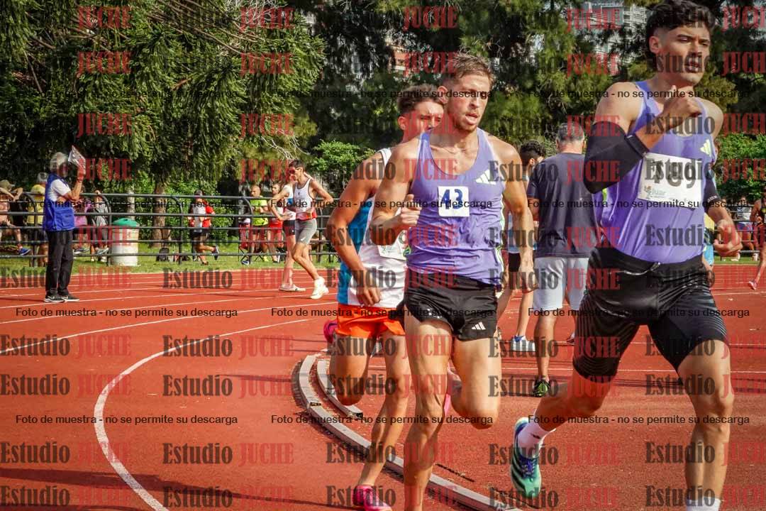 Fotos de los 3000 m llanos de varones