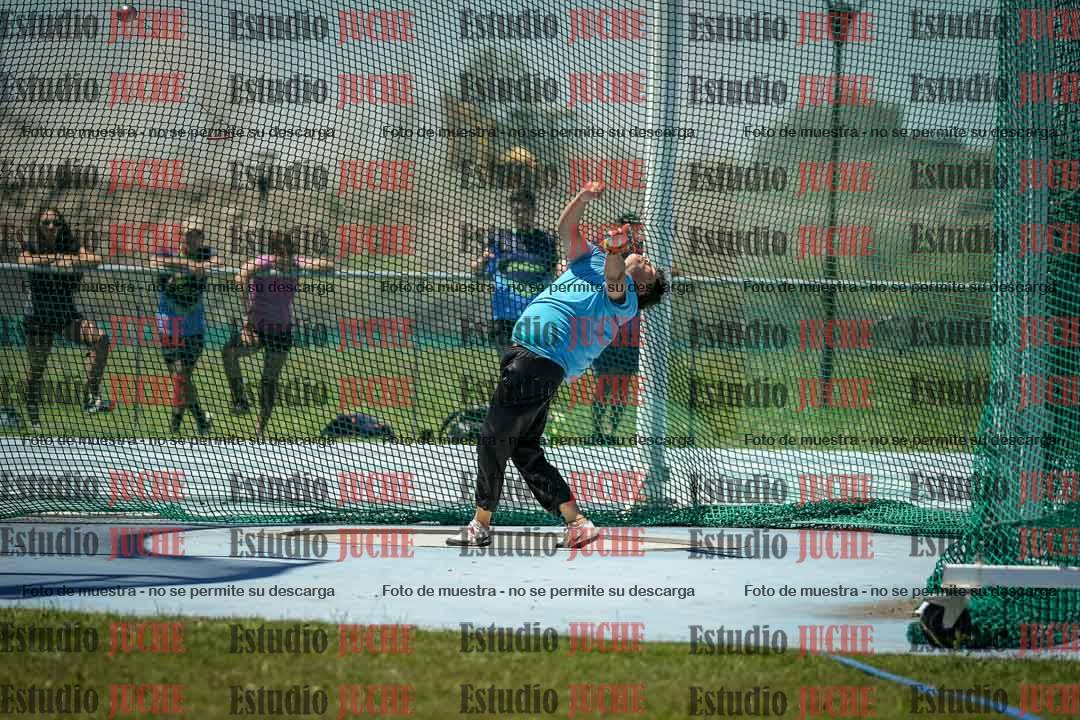 Fotos del lanzamiento del martillo de varones
