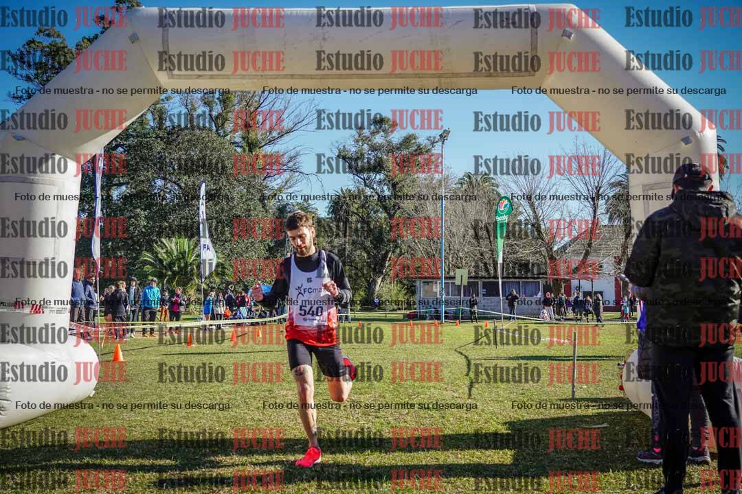 Fotos de la llegada del cross de 4000 m - varones
