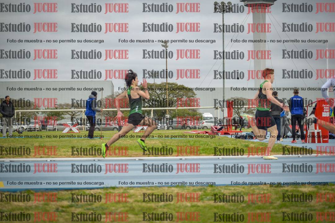 Fotos de los 400 m llanos de varones