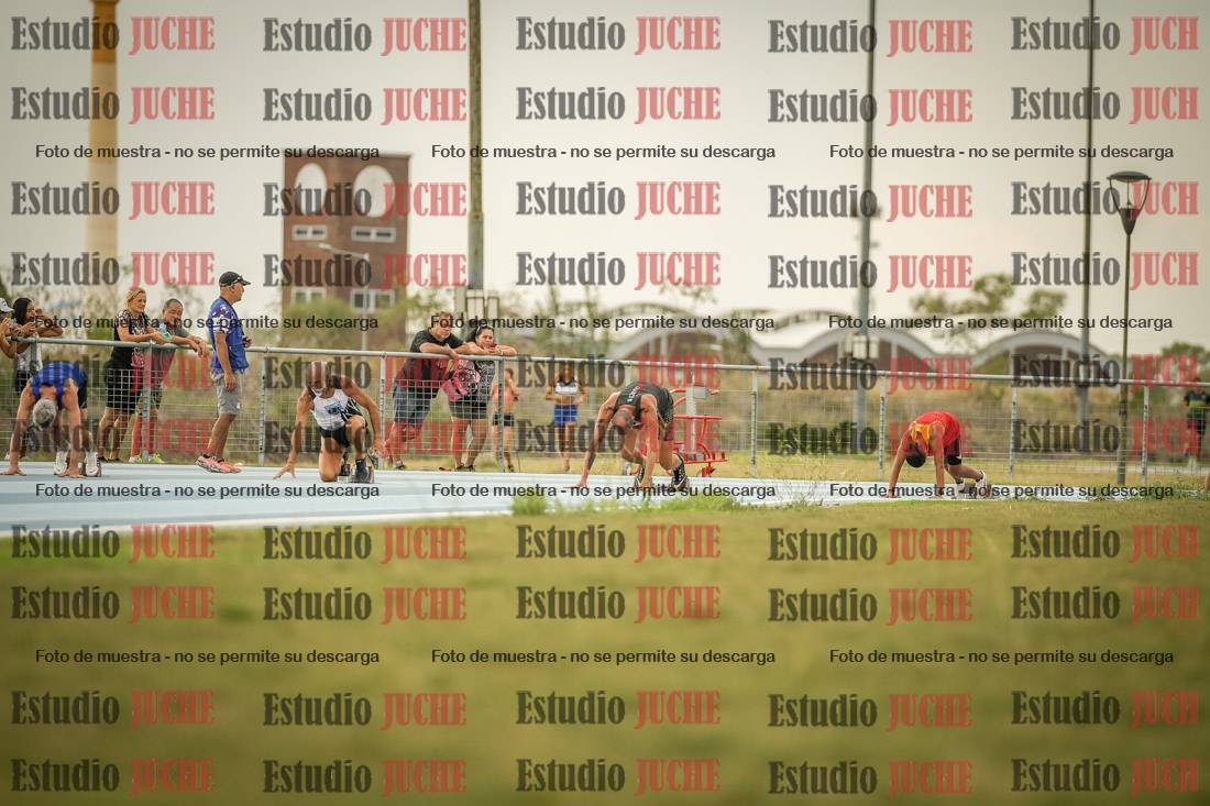 Fotos de los 300 m llanos de varones