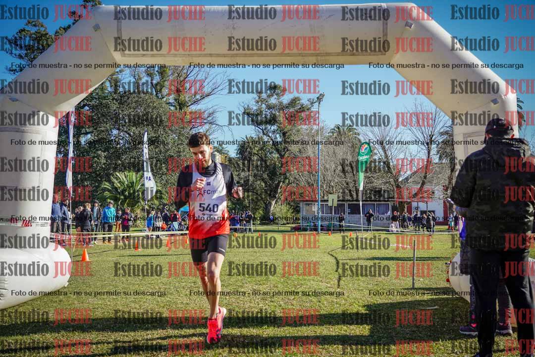 Fotos de la llegada del cross de 4000 m - varones