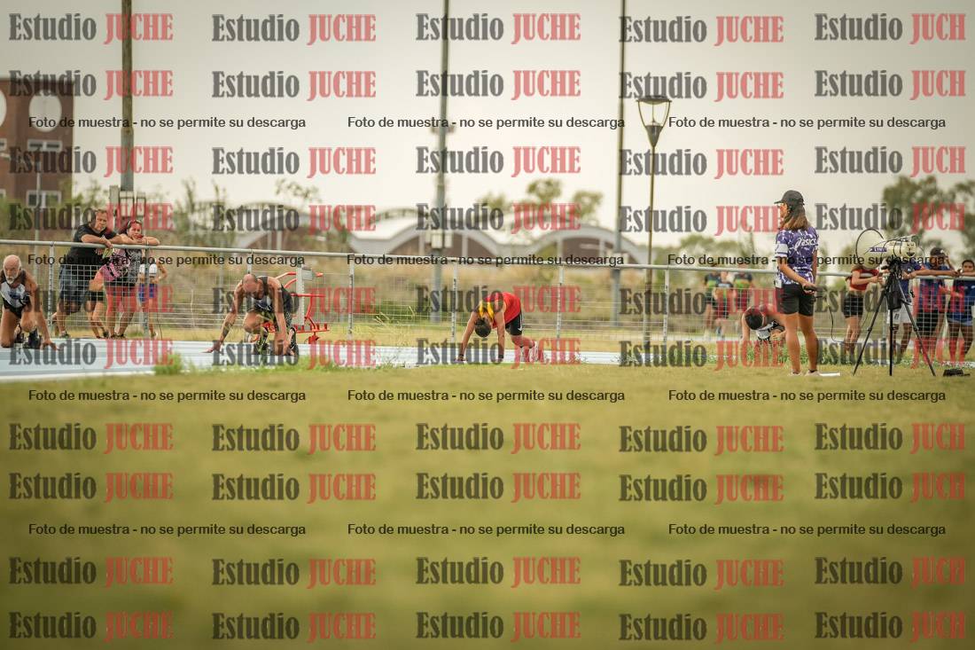 Fotos de los 300 m llanos de varones