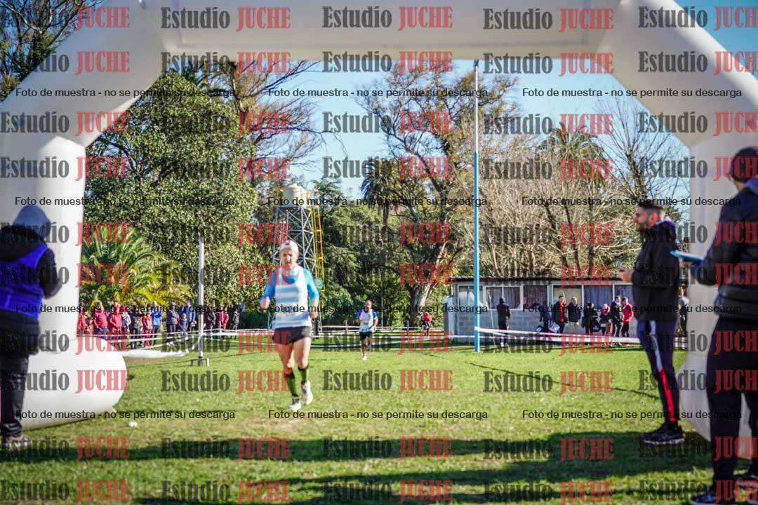 Fotos de la llegada del cross de 4000 m - varones
