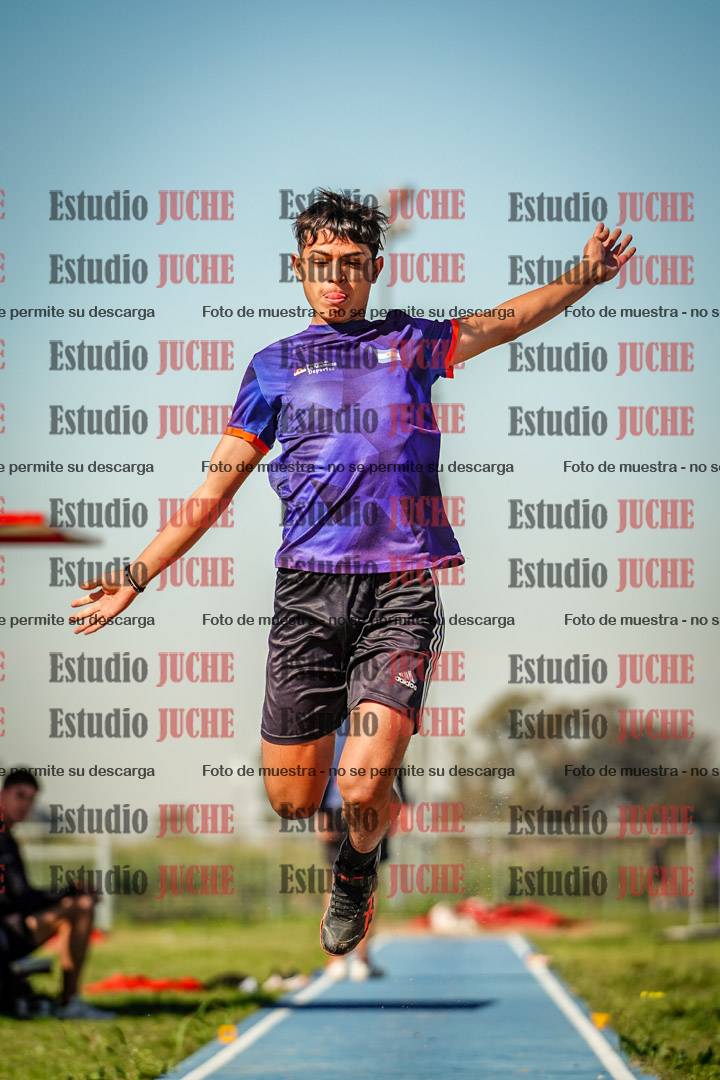 Fotos del salto en largo de varones