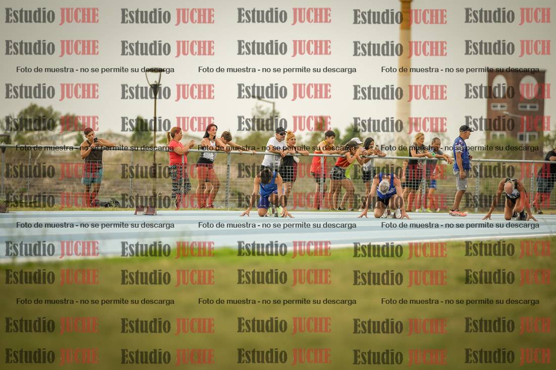 Fotos de los 300 m llanos de varones