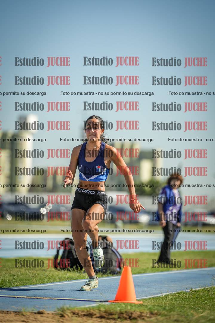 Fotos del salto en largo de mujeres - mayores