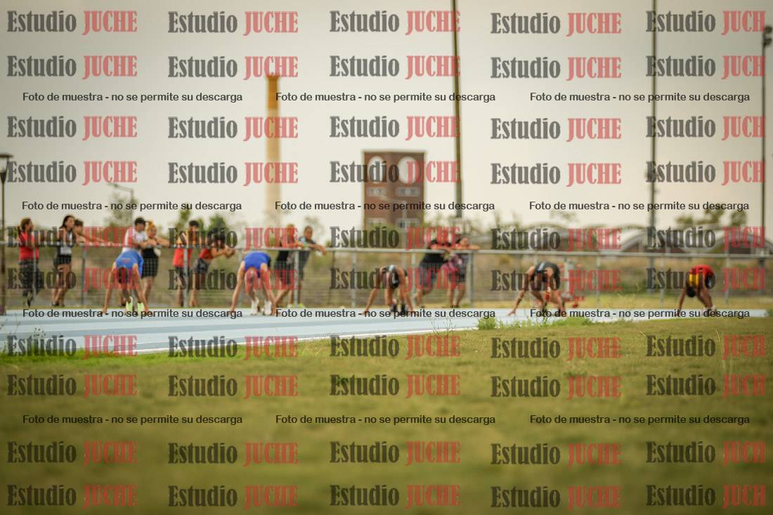 Fotos de los 300 m llanos de varones