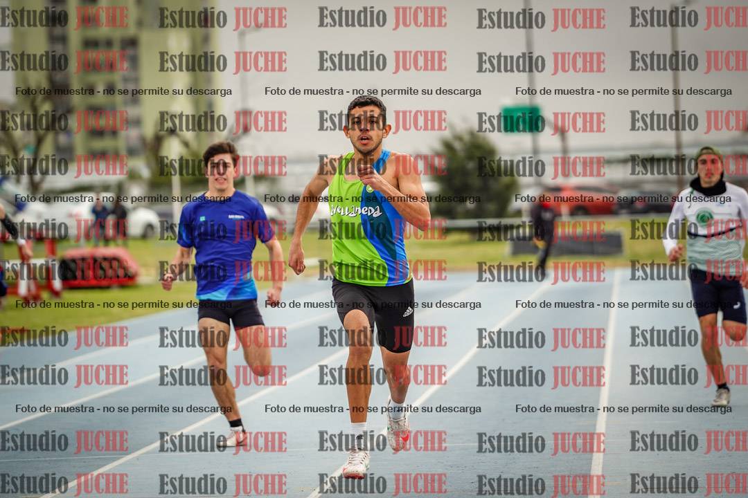 Fotos de los 400 m llanos de varones