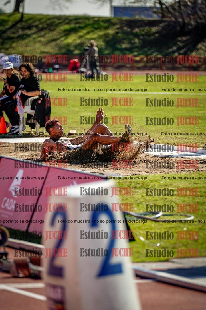 Fotos del salto en largo de varones - deca 2
