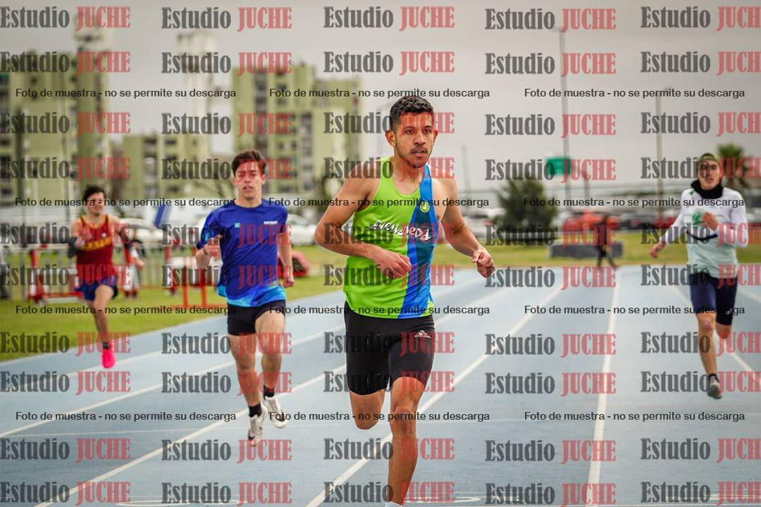 Fotos de los 400 m llanos de varones