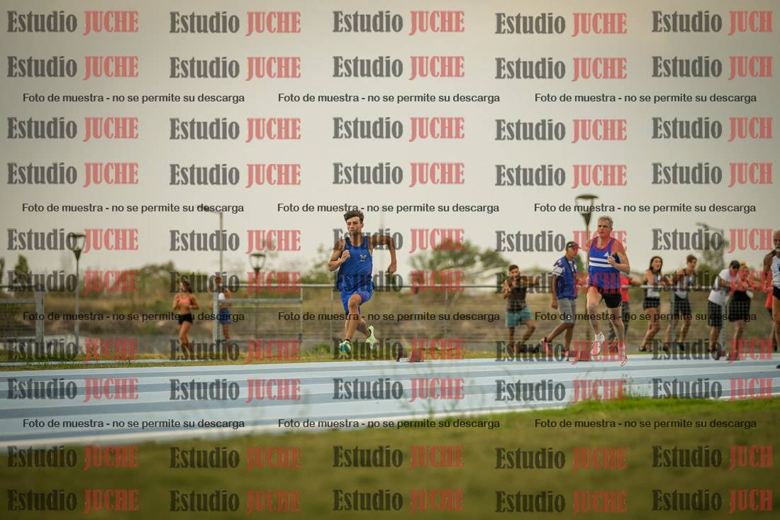 Fotos de los 300 m llanos de varones