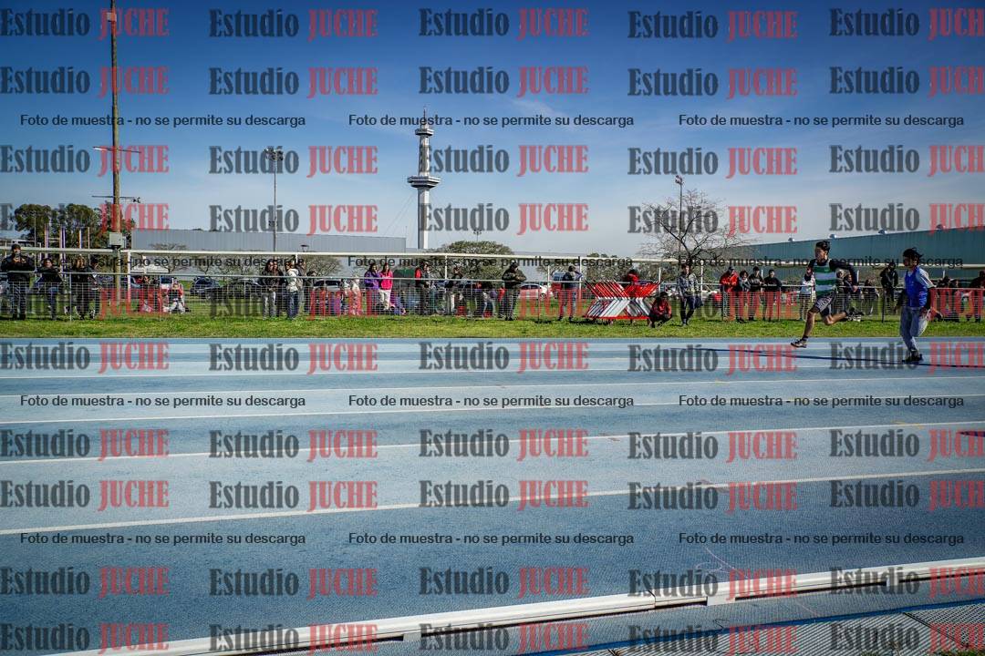 Fotos de los 100 m llanos de varones - U17