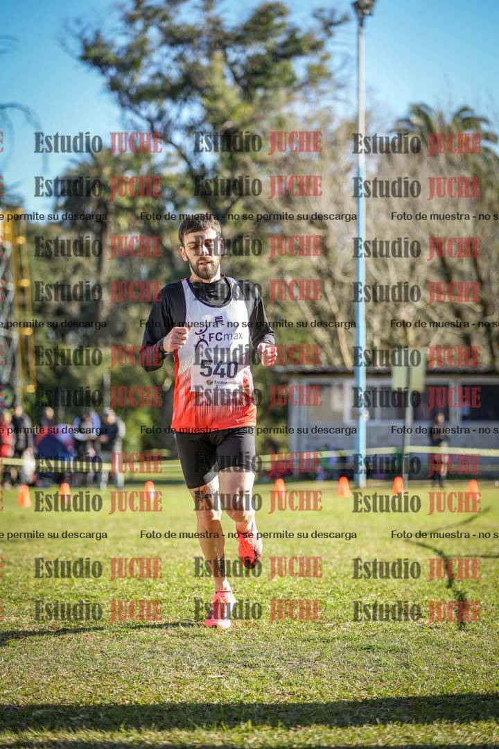 Fotos de la llegada del cross de 4000 m - varones