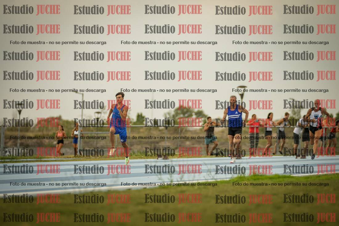 Fotos de los 300 m llanos de varones