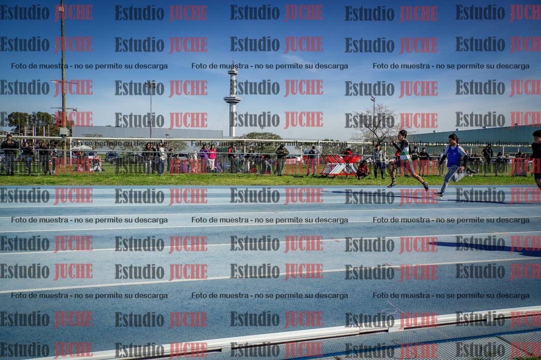 Fotos de los 100 m llanos de varones - U17