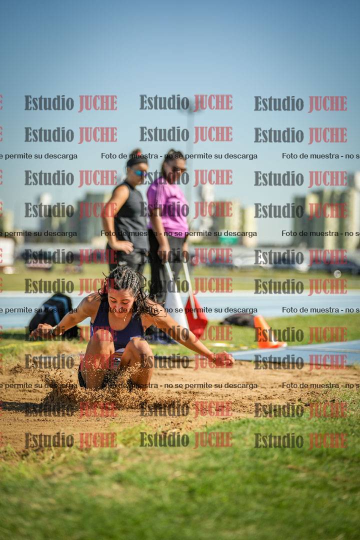 Fotos del salto en largo de mujeres - mayores