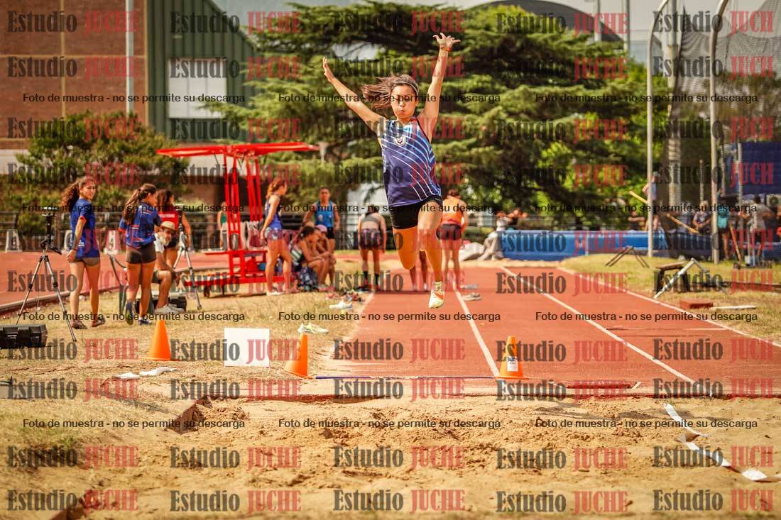 Fotos del salto en largo de mujeres