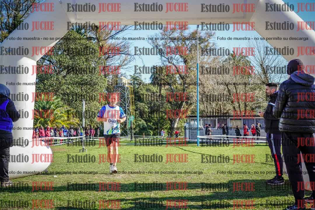 Fotos de la llegada del cross de 4000 m - varones