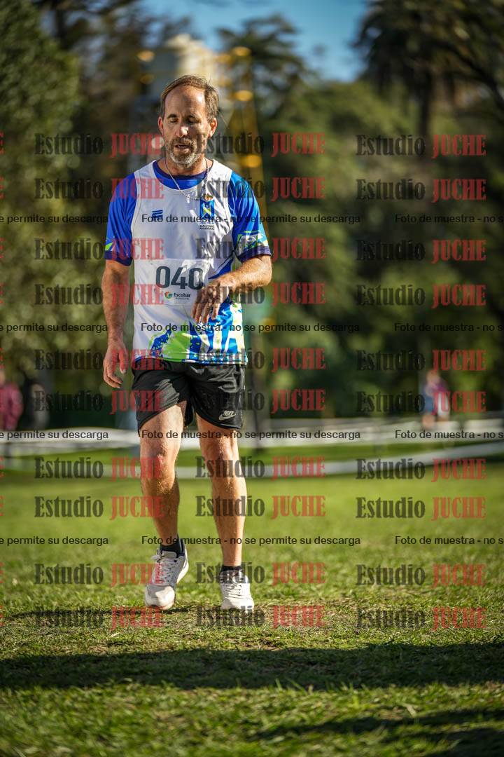 Fotos de la llegada del cross de 4000 m - varones