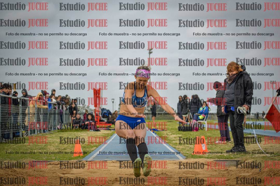 Fotos del salto en largo de mujeres - U18