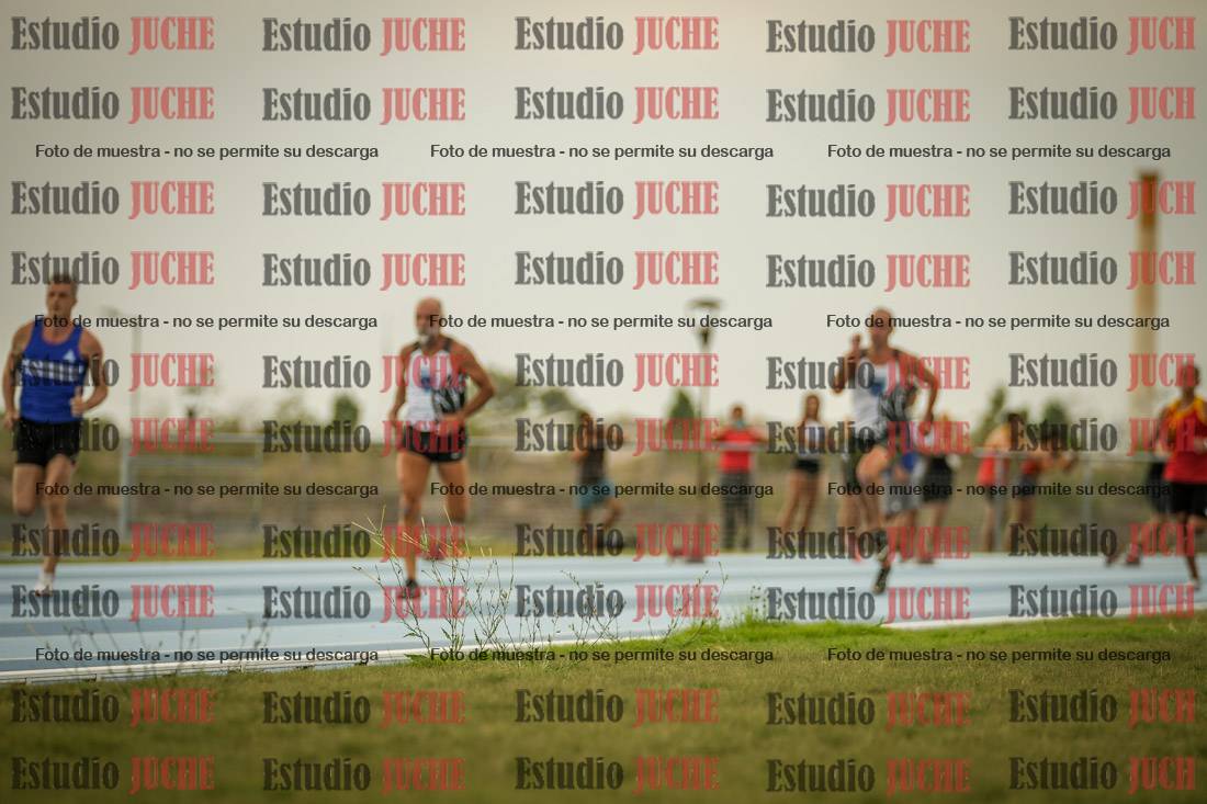 Fotos de los 300 m llanos de varones