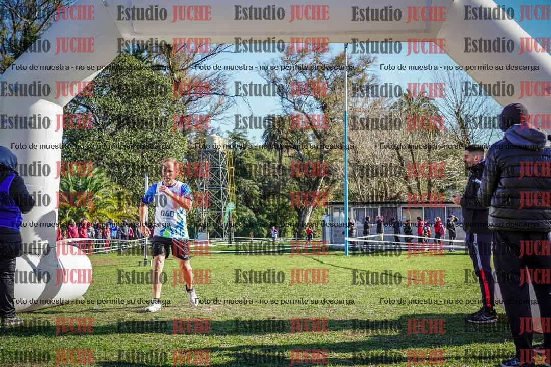 Fotos de la llegada del cross de 4000 m - varones
