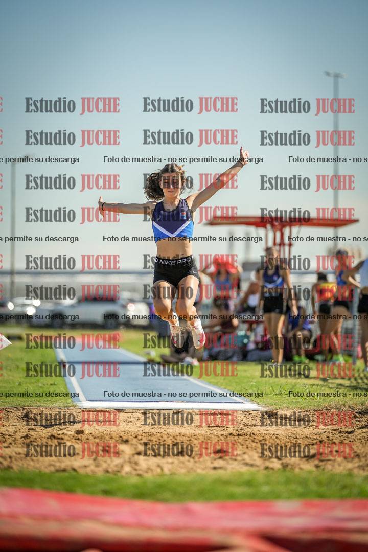 Fotos del salto en largo de mujeres - mayores