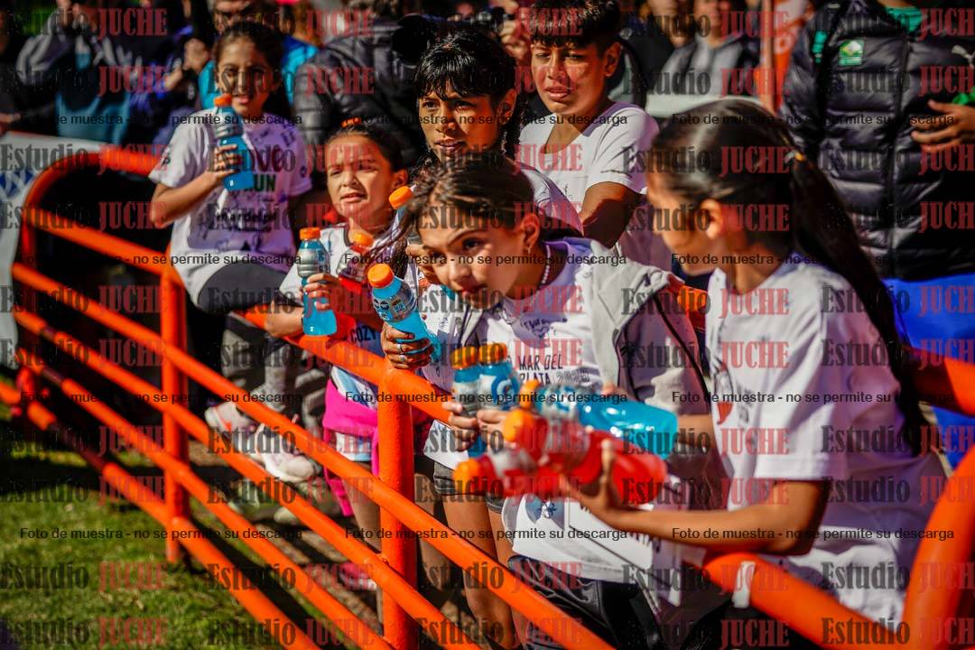 Fotos de algunos extras y podios del día 2