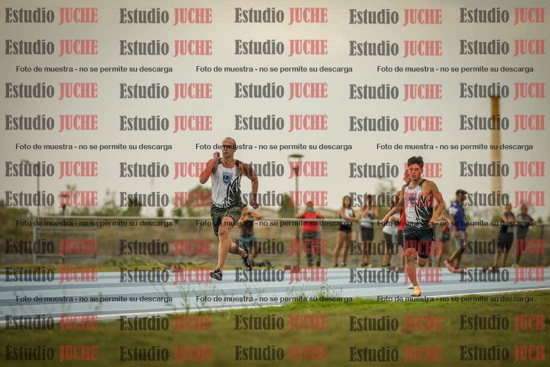 Fotos de los 300 m llanos de varones