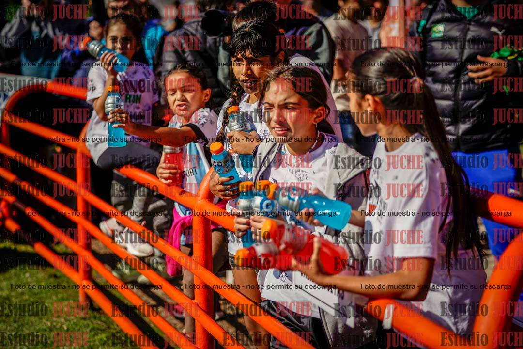 Fotos de algunos extras y podios del día 2